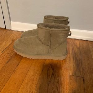 UGG Classic Mini Boot